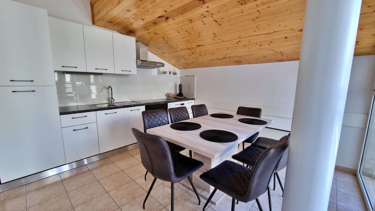 Apartment Hana Omiš Extérieur photo